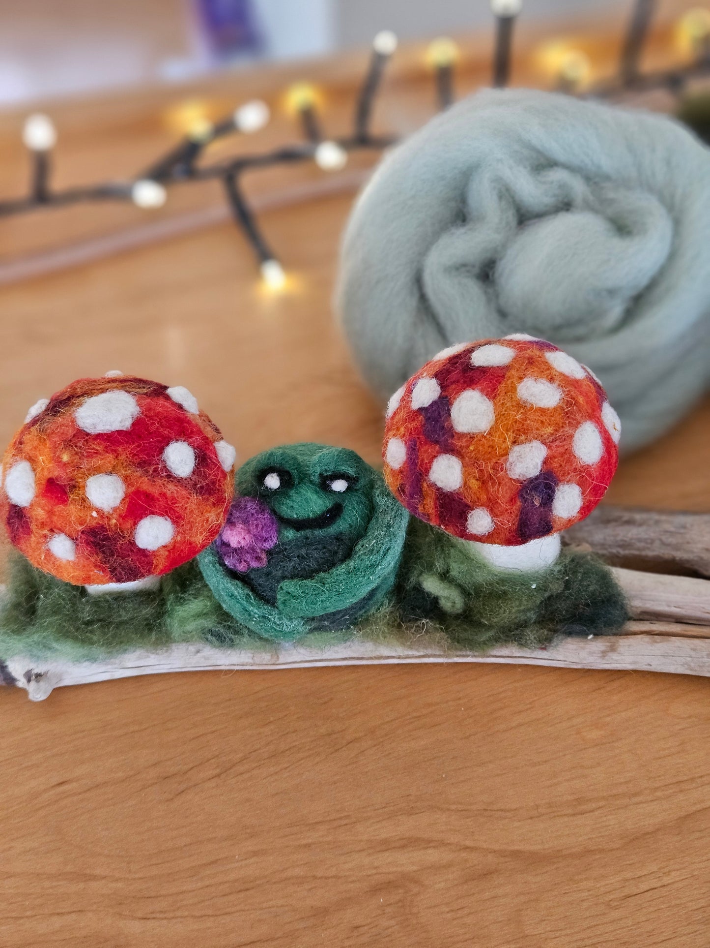 Frog & Mushroom Sculpture - Style 3