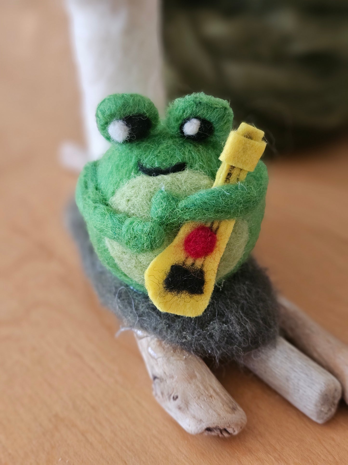 Frog & Mushroom Sculpture - Style 2