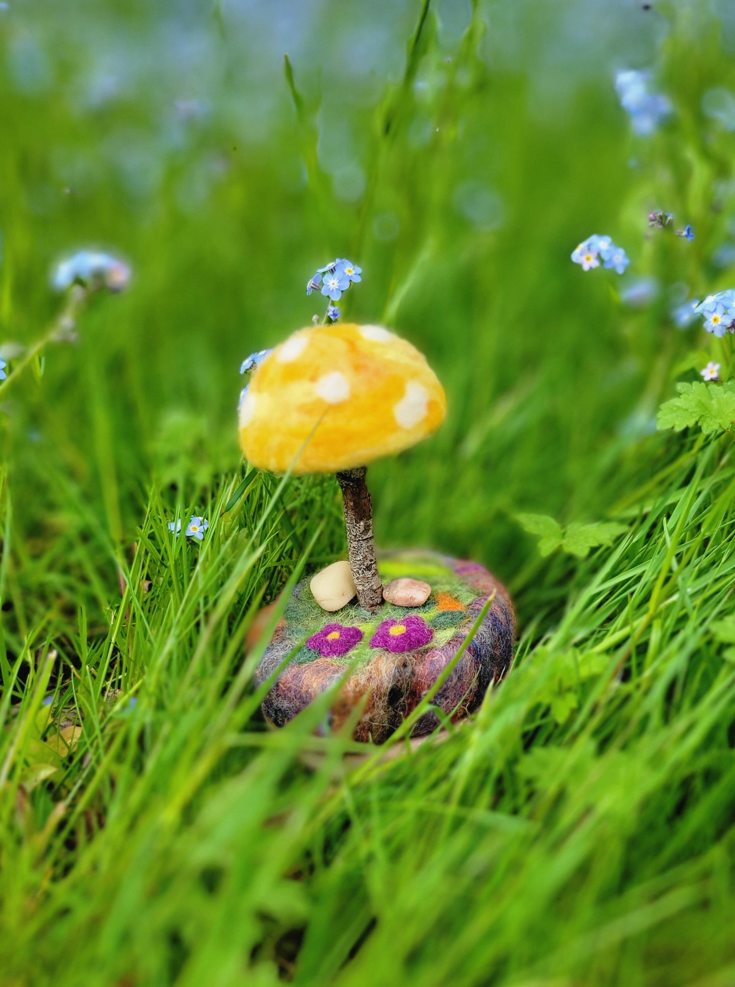 Yellow Mushroom Sculpture - Single